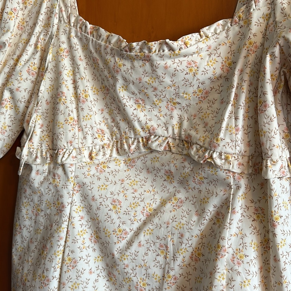 Spring dress - Picture 2 of 2